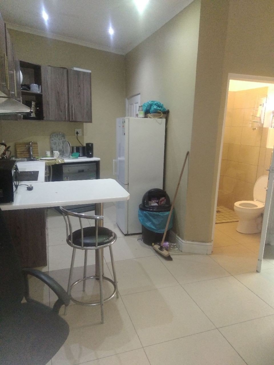 To Let 1 Bedroom Property for Rent in Observatory Western Cape